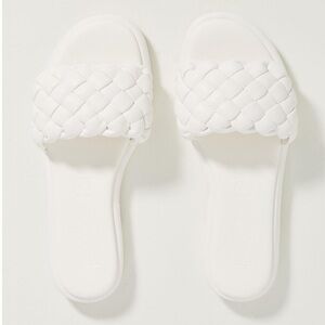 NWOT Seychelles Belissima puffy white slide